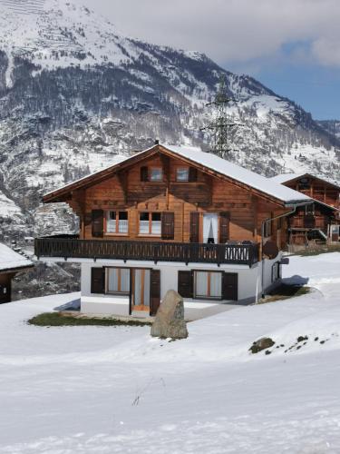 CHALET HÜTTLE - authentisch, ruhig, mitten im grün - Chalet - Grächen