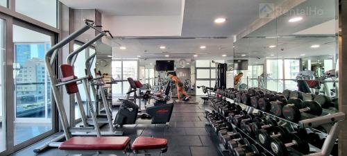 Luxury Stop w/ BoHo Design & Sea View in Marina