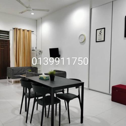 KUALA TERENGGANU GUESTHOUSE-FREE WIFI-NEAR NASI DAGANG ATAS ToL-UNIT A-1 BILIK AIRCOND 2 BILIK KIPAS – khách sạn tại Kedai Buluh