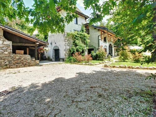 La Tour du Moulin et son Jacuzzi - Location saisonnière - Villy-le-Bouveret