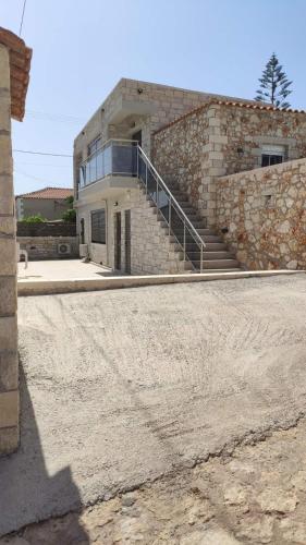 Ioanna Apartment 2 near Moni Gonias