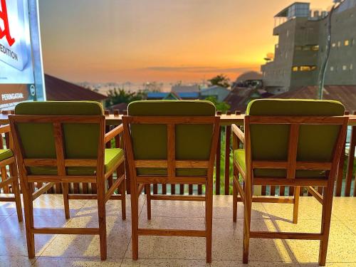 Puu Pau Hotel & Coffee Shop 2