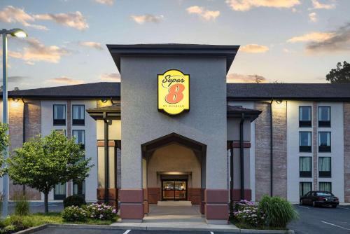 Super 8 by Wyndham Mount Laurel - image 3