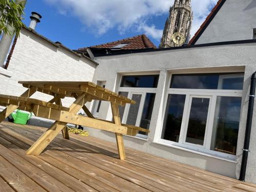 Rooftop apartment with 60m terrace overlooking the cathedral, Antverpy