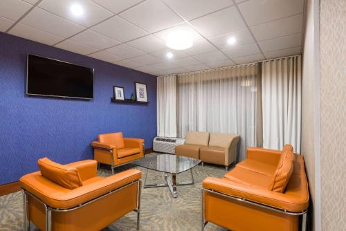 Wingate by Wyndham Springfield in Springfield, USA