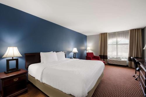 Baymont by Wyndham Oklahoma City North Frontier City - image 12