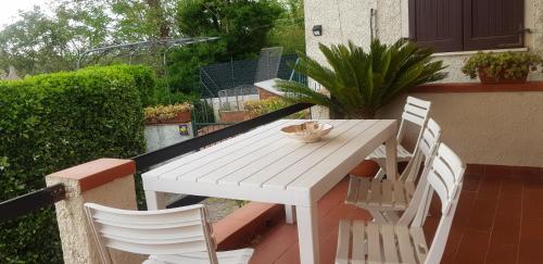 Balkons/terase, Anna's House in Lorencana