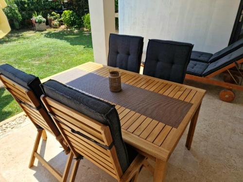 Apartment with Garden View image 5