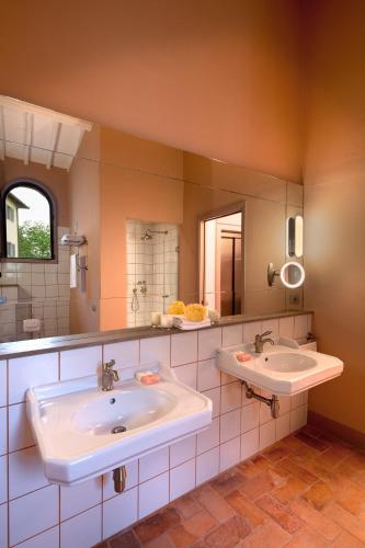 La Pensione di Vignamaggio - image 12