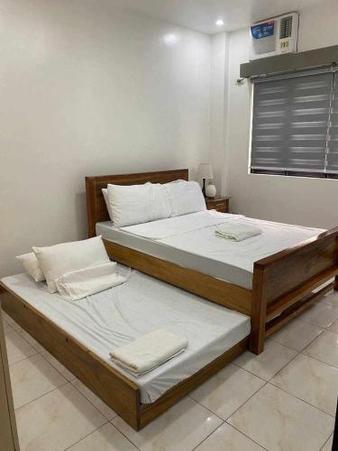2 double beds