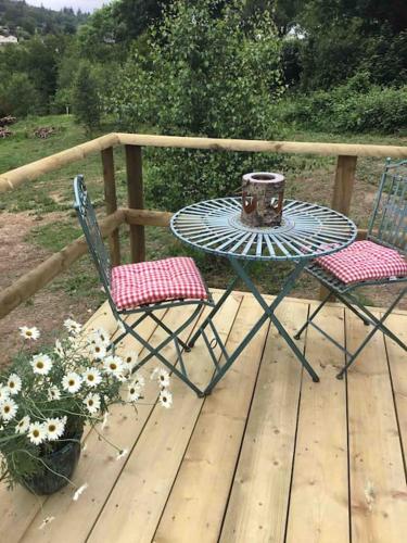 Shepherd's Hut. Shower & WC. Deck. Amazing view