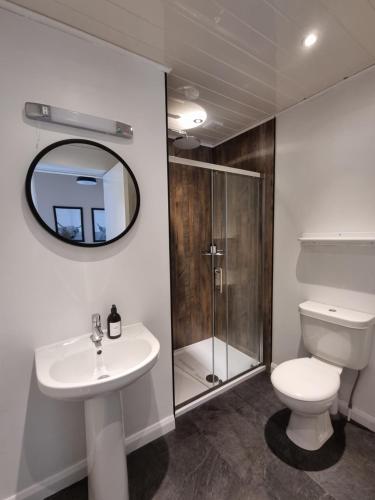 The Apartment at Old Pier House - Tap to explore photos