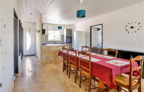 Awesome Home In Saint-theodorit With Wifi