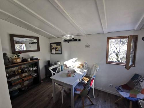 Entre Ventoux et Luberon, appartement dans maison. in Malemort-du-Comtat
