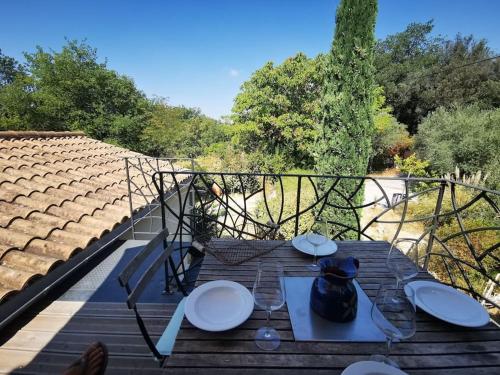 Entre Ventoux et Luberon, appartement dans maison.