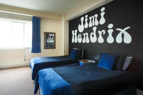The Saddle Inn - image 3