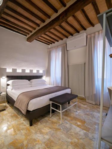 Torre del Fuggisole Hotel de charme Mayenne