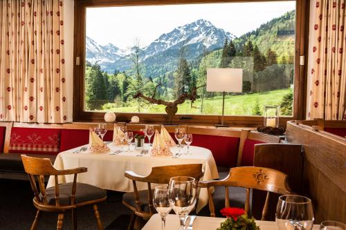 Restaurant, Alpengasthof Hotel Schwand in Oberstdorf