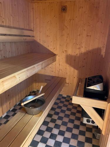 Central floor with sauna, wi-fi and own entrance