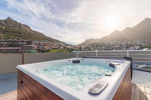 Sea View Penthouse with Jacuzzi