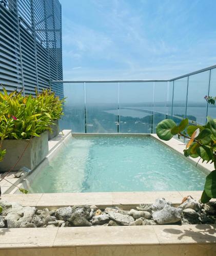 Luxury apartament with pool and 360 view