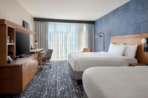 Courtyard by Marriott Philadelphia South at The Navy Yard