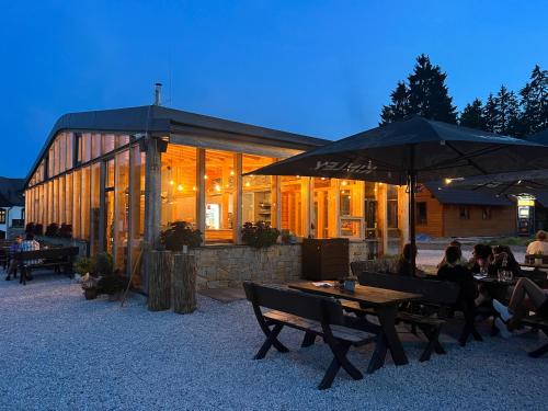 ห้องอาหาร, Family 2 bedroom Ski&Bike Apartment with Terrase in แจนสเก ลาซเน