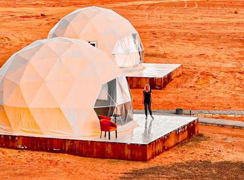 . Wadi Rum Bubbles Camp&Jeep Tour