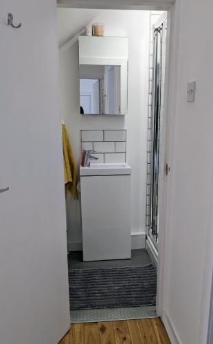 Private room with terrace and free parking, Edimburgo (foto 10)