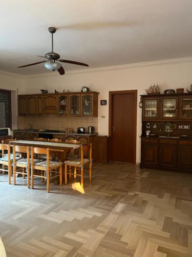 Cosy 2 bedroom apartment in relaxing seaside town - Apartment - Cosenza