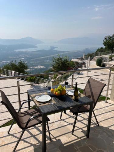 Villa Eagle Eye Montenegro in Sutvara