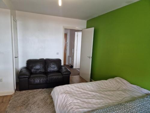 Remarkable 1-Bed Apartment in Northampton Town cen