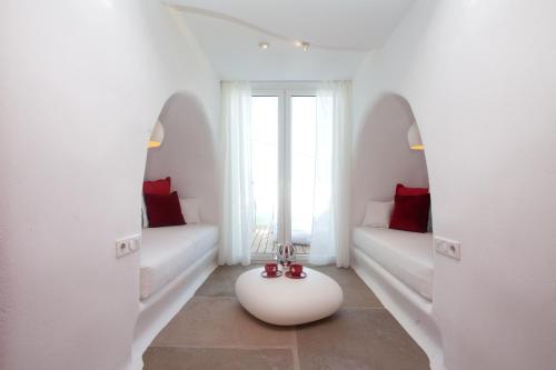 2 bedrooms, 4 beds