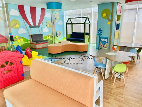 Homey-feel Studio Unit @ Lafayette Park Square - image 3