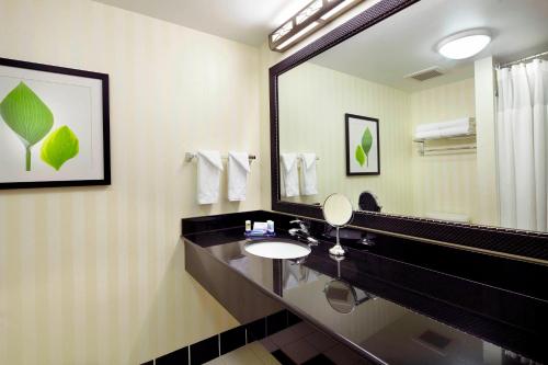 Fairfield Inn & Suites Pittsburgh Neville Island - image 10
