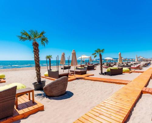 Apartment in front of the beach - image 3