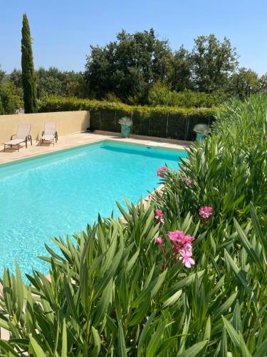 Villa provençale entre Cévennes et Provence avec une grande piscine et un terrain de pétanque - Accommodation - Martignargues