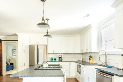 Open and Comfy home near Downtown-Folly Beach in Charleston, USA
