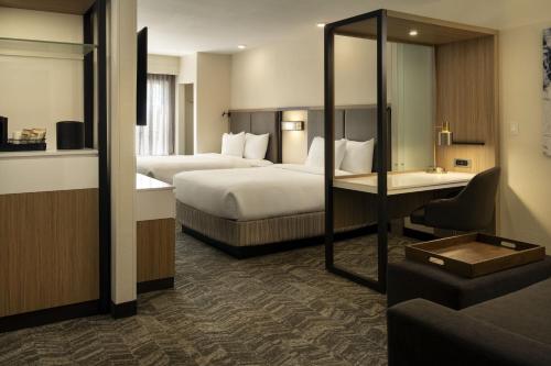 Queen/Queen Suite, One-Bedroom Suite, 2 Queens, Trundle Bed