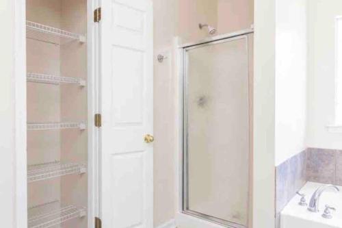 Prattville Delight*Jacuzzi Tub*+Central Location* in Prattville, USA