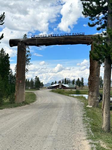 Crooked Creek Guest Ranch Dubois