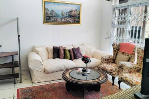 Stunning en-suite in sort after complex in Sandton