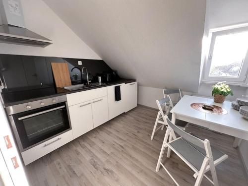 Zentrale Wohnung Fur 4 Mit Bett Und Schlafcouch - Essen