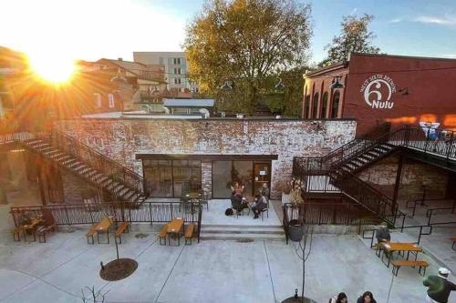 2Br Unit W/ Cinema Room in Nulu, Louisville