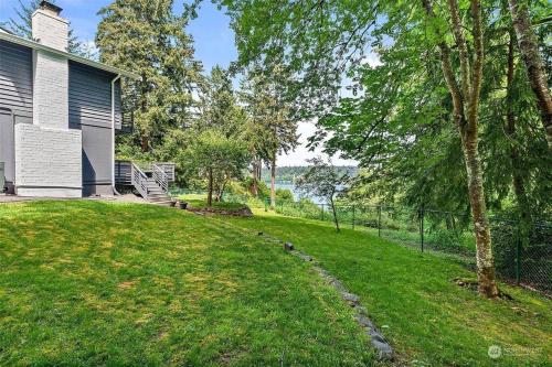 Secluded Sanctuary With a View of The Puget Sound