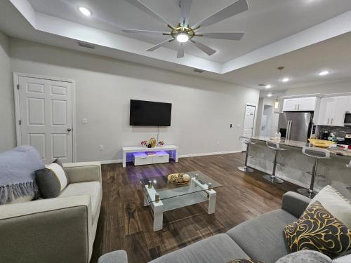 Gold Leaf in Lehigh Acres (Florida)