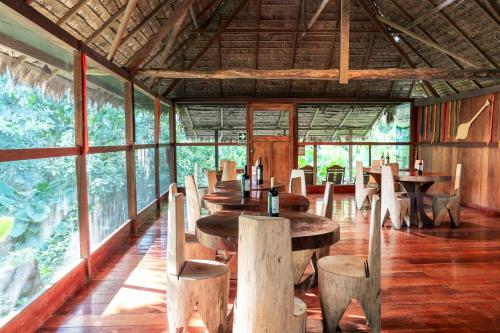 餐廳, Ecolucerna Lodge Tambopata in 馬爾多納多港