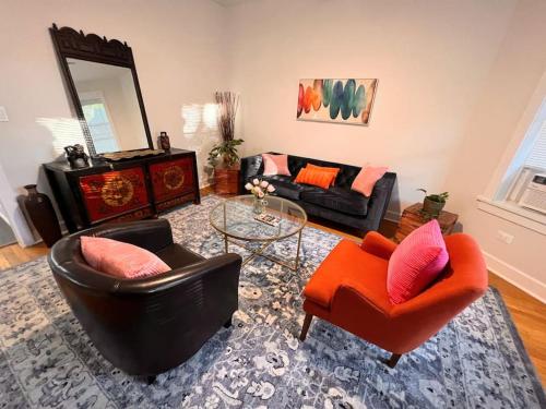 B&B Chicago - Modern Vintage 2BR Walkable To Dining & Lakefront - Bed and Breakfast Chicago