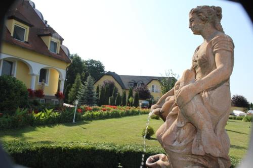 Barokk Hotel - image 7