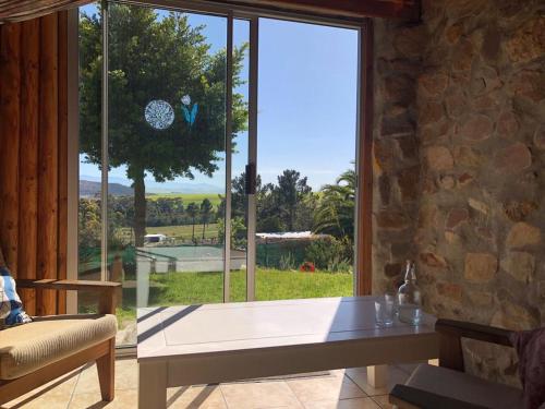 Vaade, Das Steinhaus in Napier